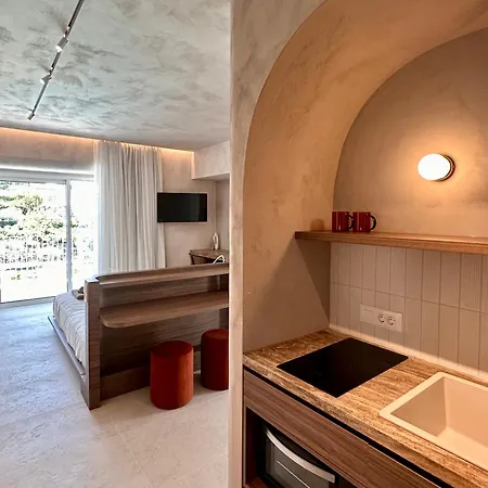 Апарт-отель Theros 4*