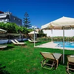 Theros Apartahotel
