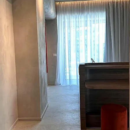 Ξενοδοχείο με διαμερίσματα Theros Ρέθυμνο