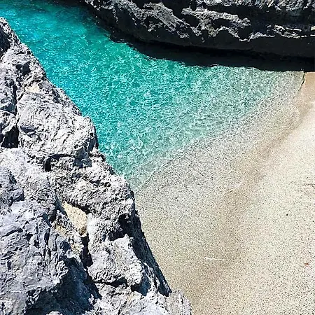 Ξενοδοχείο με διαμερίσματα Theros Ρέθυμνο