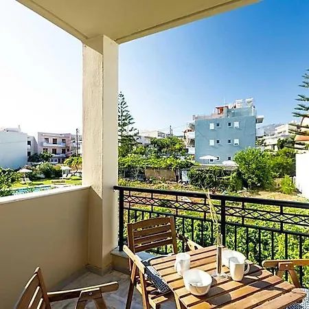 Theros Aparthotel