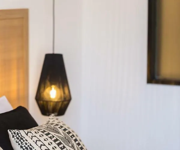 Theros Aparthotel 4*