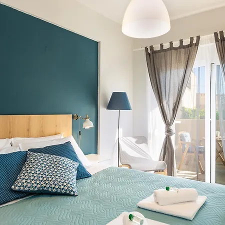 מלון דירות Theros